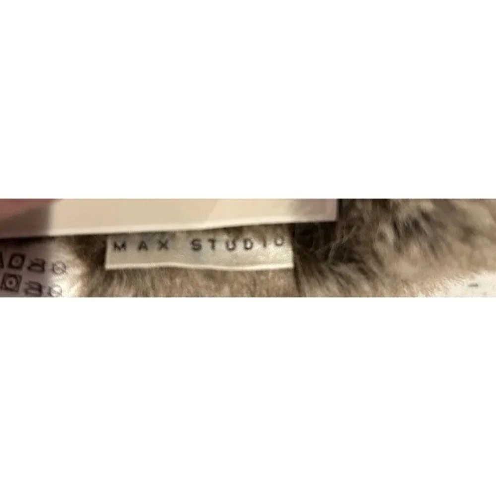 MAX STUDIO Plush Faux‎ Fur Infinity Scarf Loop Cozy Winter Warm Accessory Beige